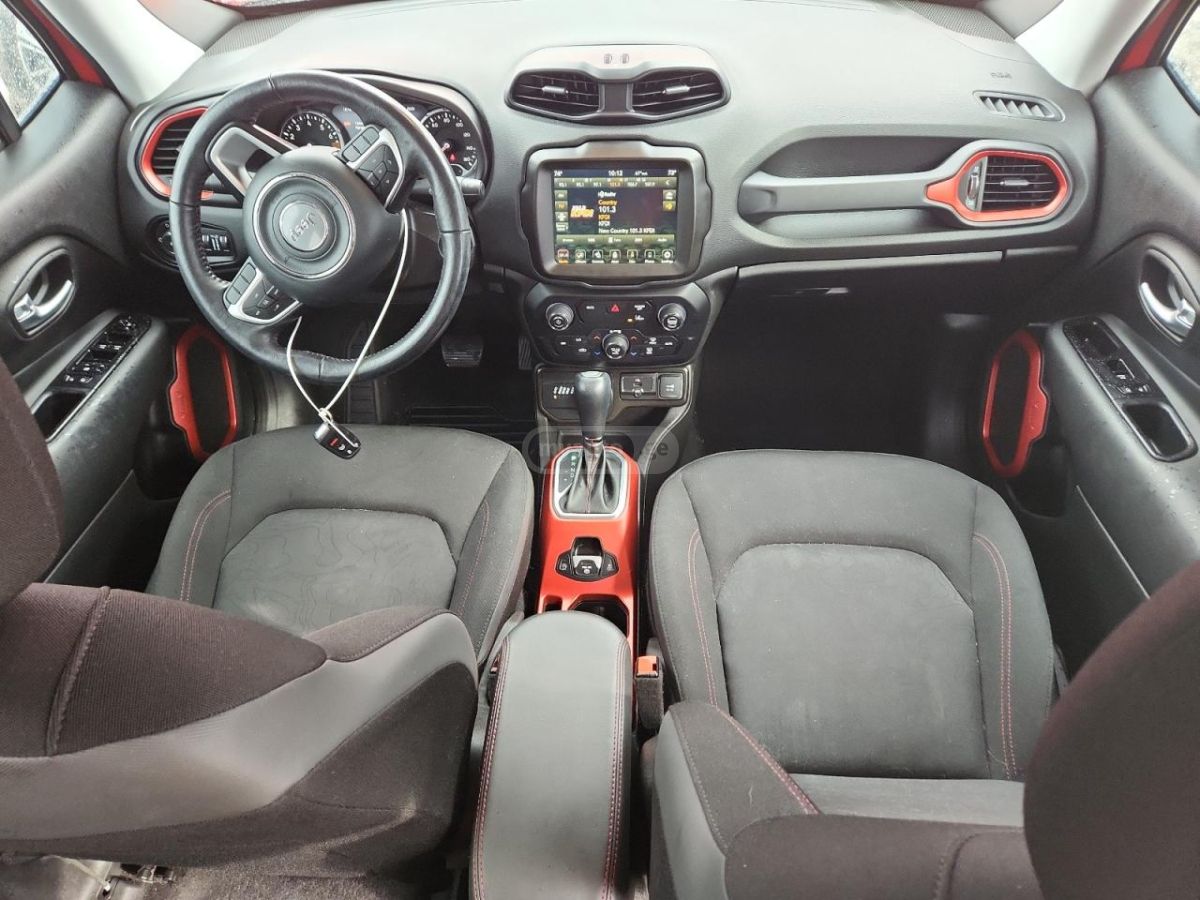 Jeep Renegade - фото 8