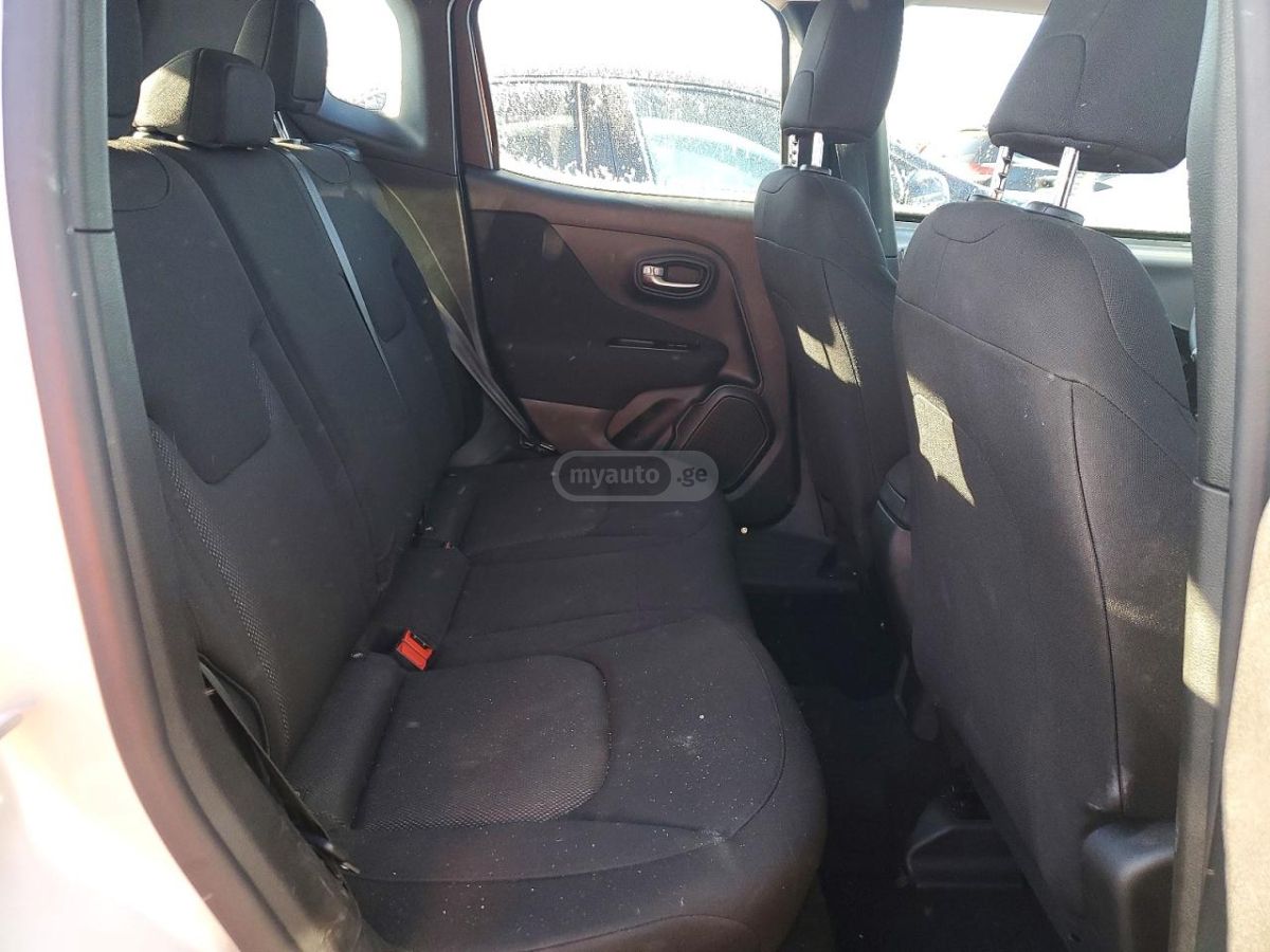 Jeep Renegade - фото 11