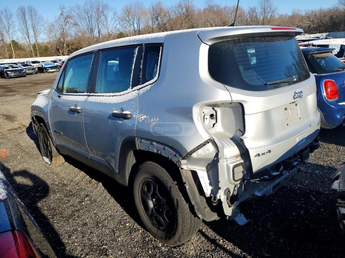 Jeep Renegade - фото 2