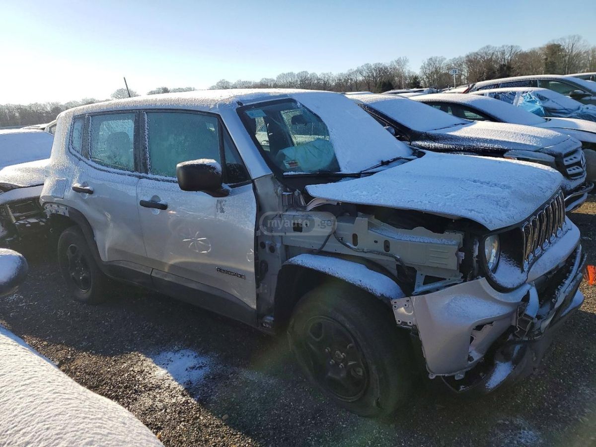Jeep Renegade - фото 4