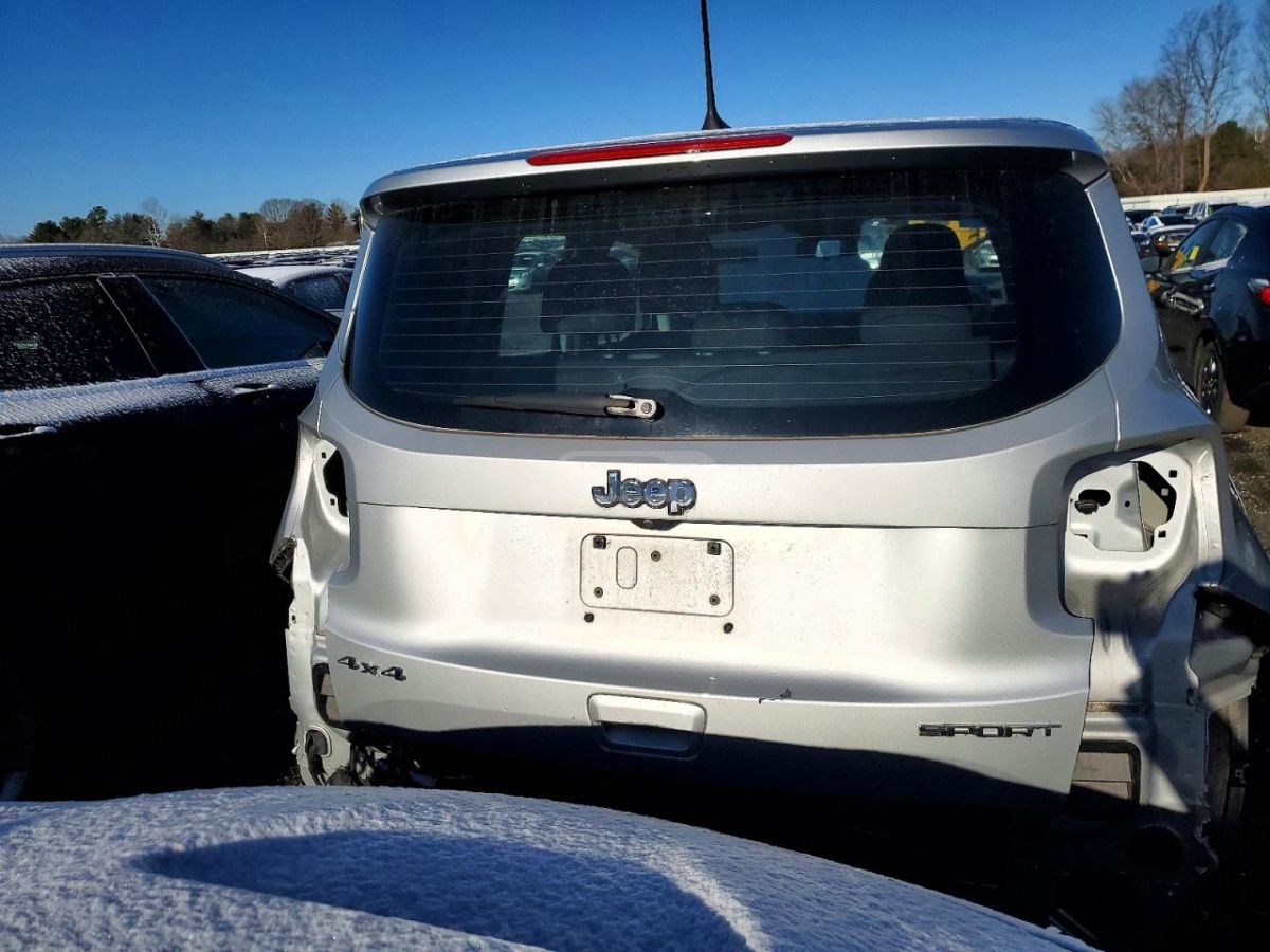 Jeep Renegade - фото 6