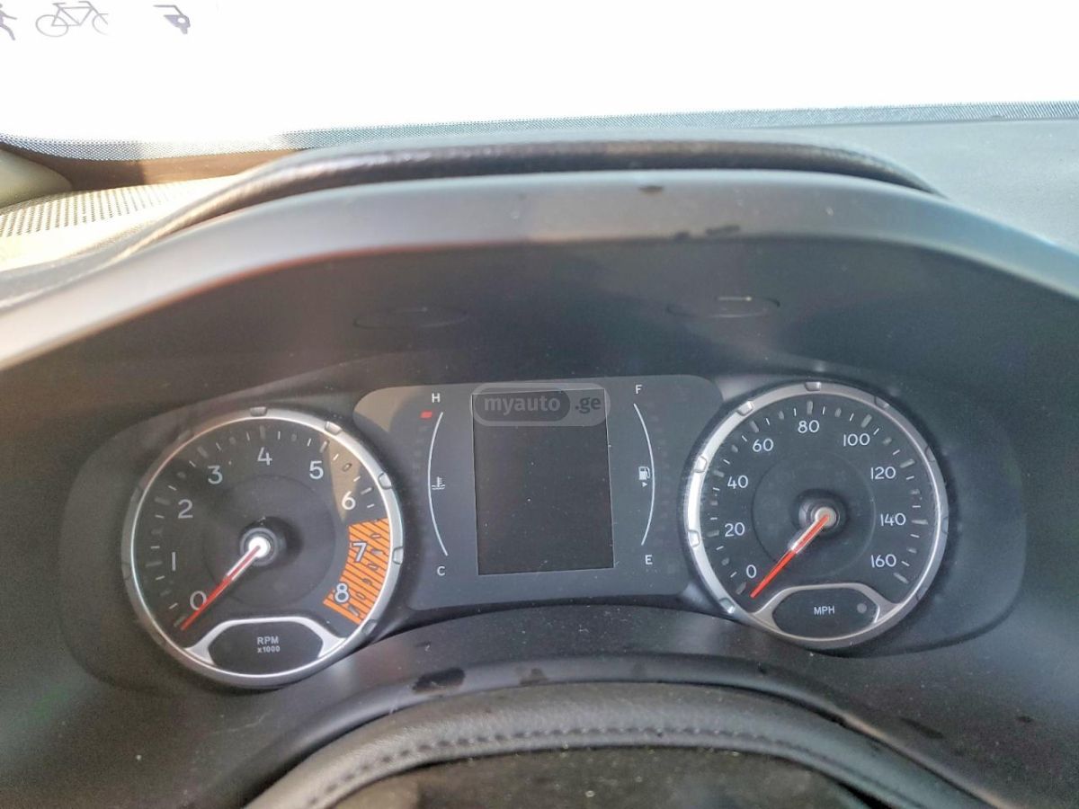 Jeep Renegade - фото 9