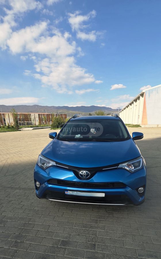 Toyota RAV 4 - фото 1