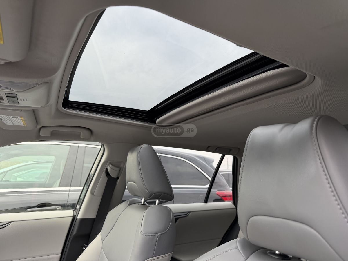 Toyota RAV 4 - фото 7