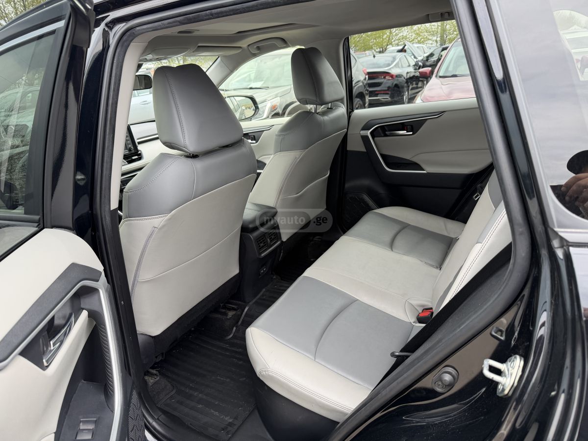 Toyota RAV 4 - фото 8