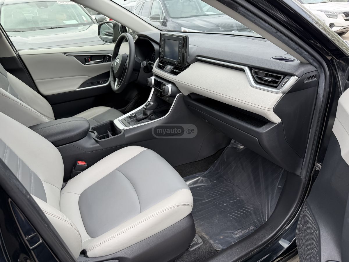 Toyota RAV 4 - фото 9