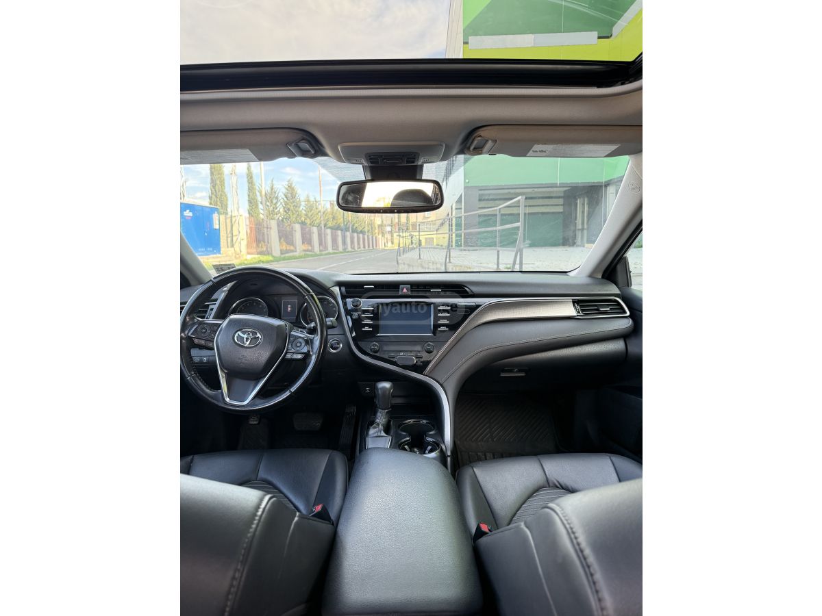 Toyota Camry - фото 5