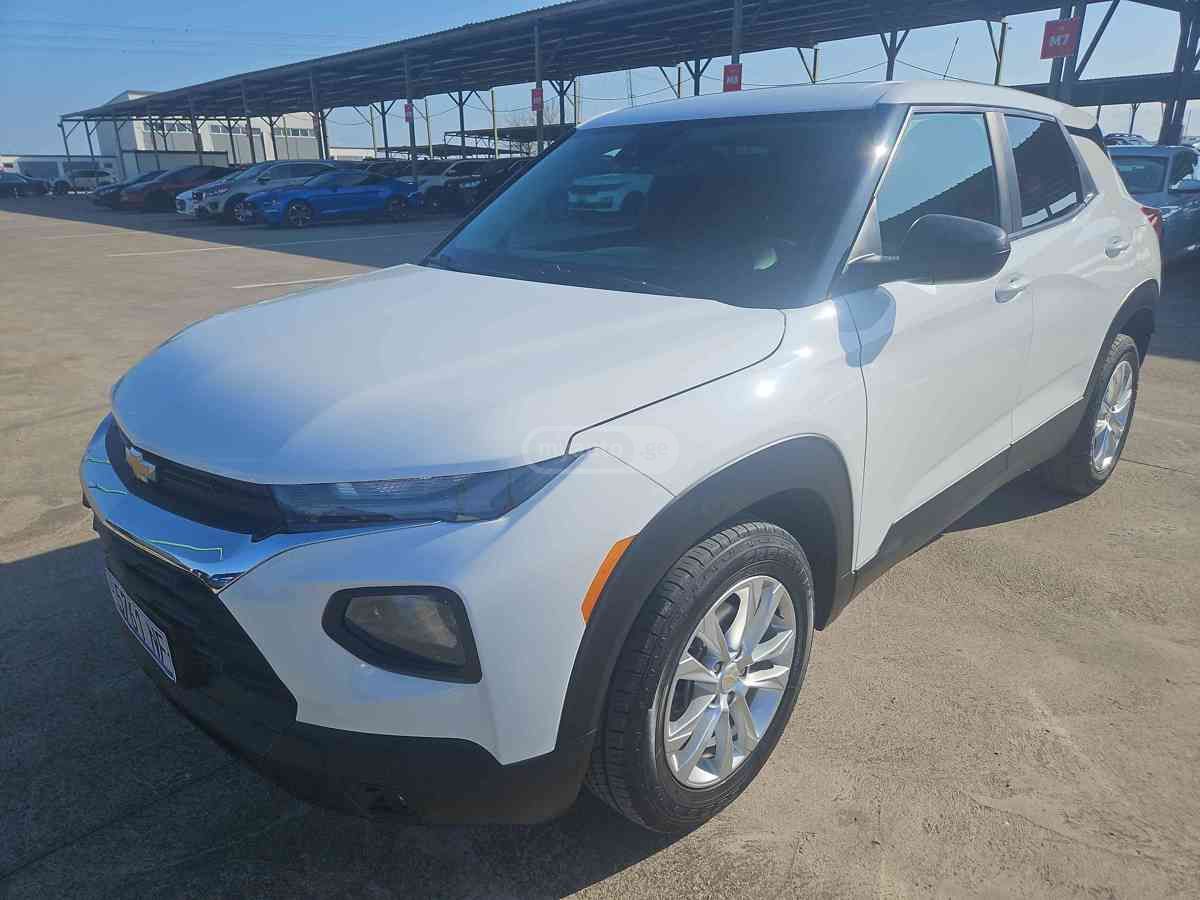 Chevrolet Trailblazer - фото 1