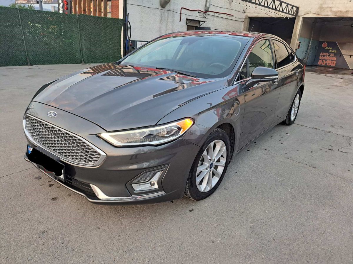 Ford Fusion - фото 1