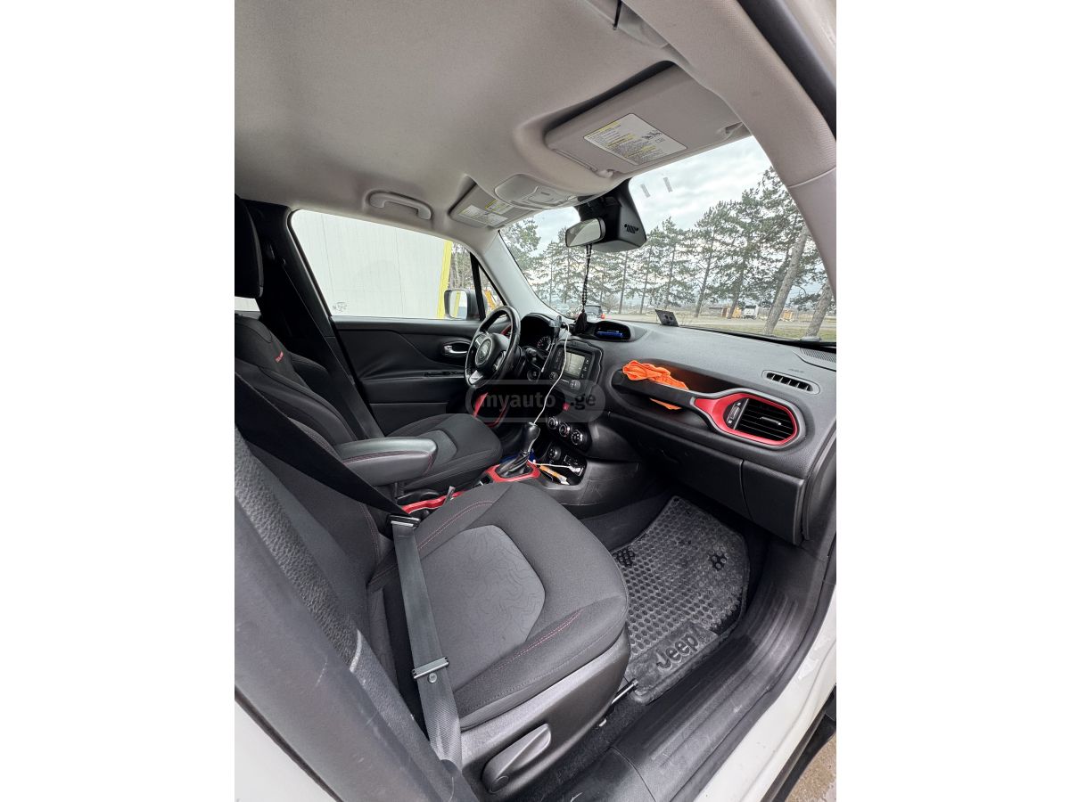 Jeep Renegade - фото 10