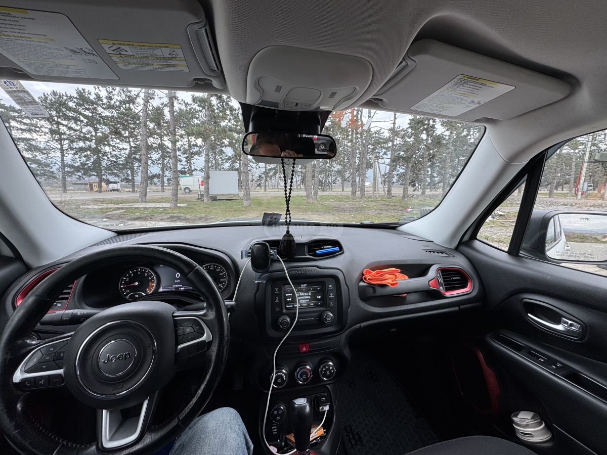 Jeep Renegade - фото 13