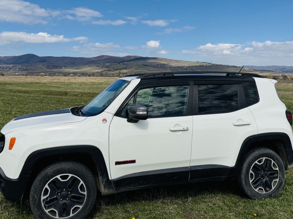 Jeep Renegade - фото 8