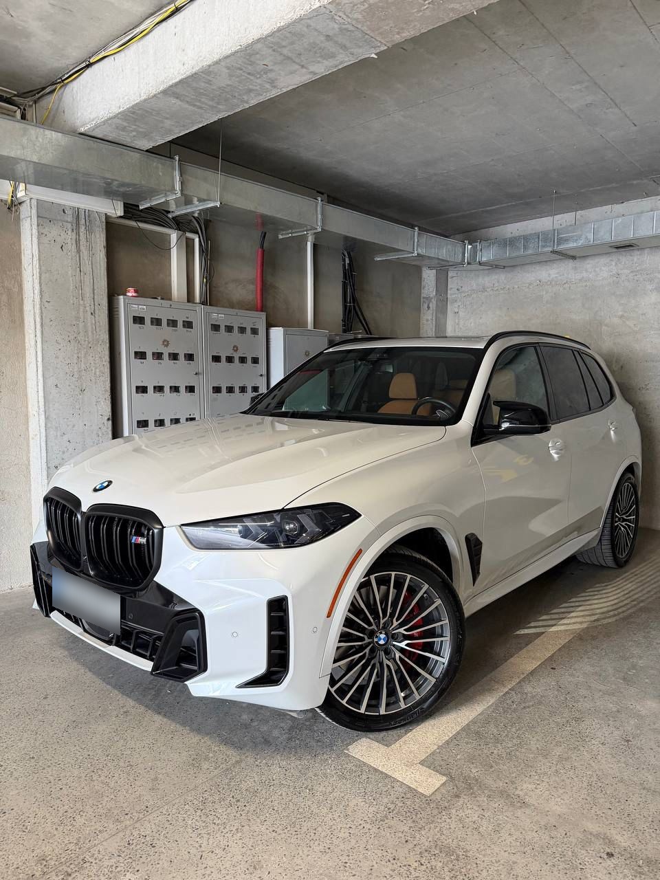 BMW X5 - фото 1