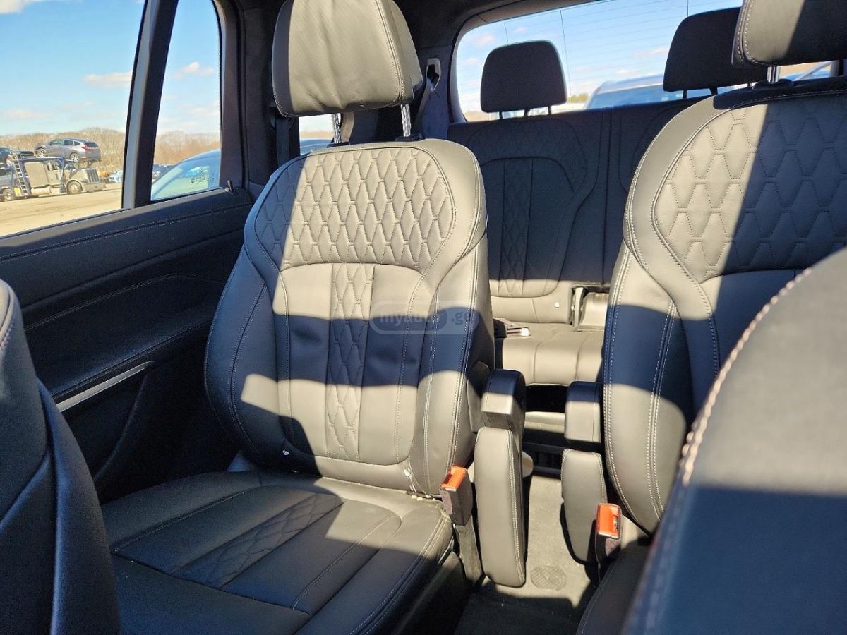 BMW X7 - фото 10