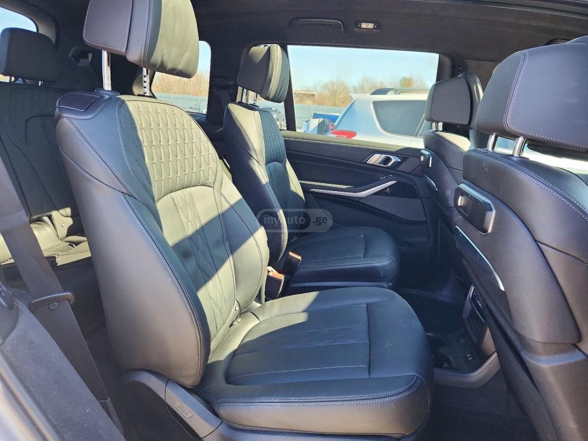 BMW X7 - фото 11