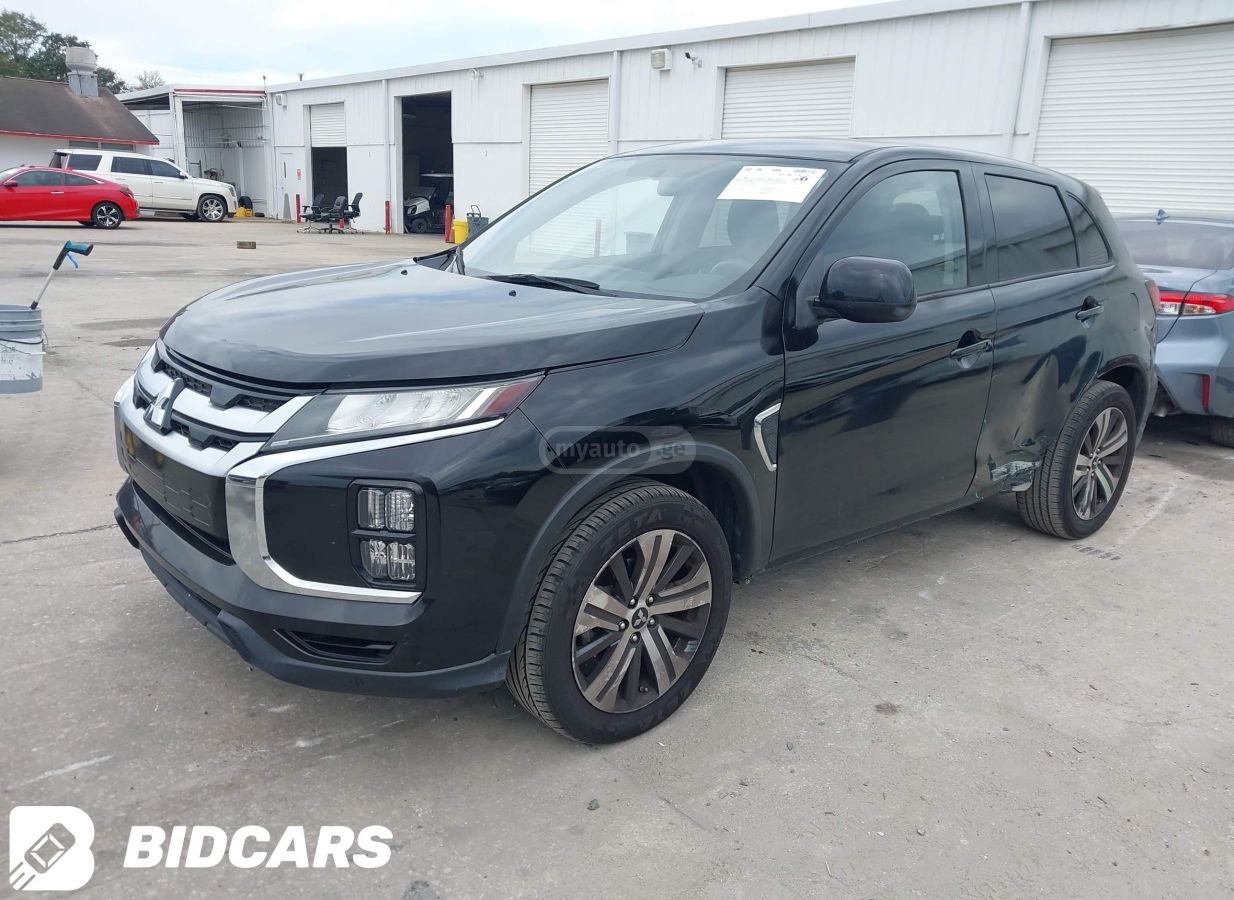 Mitsubishi Outlander Sport - фото 1