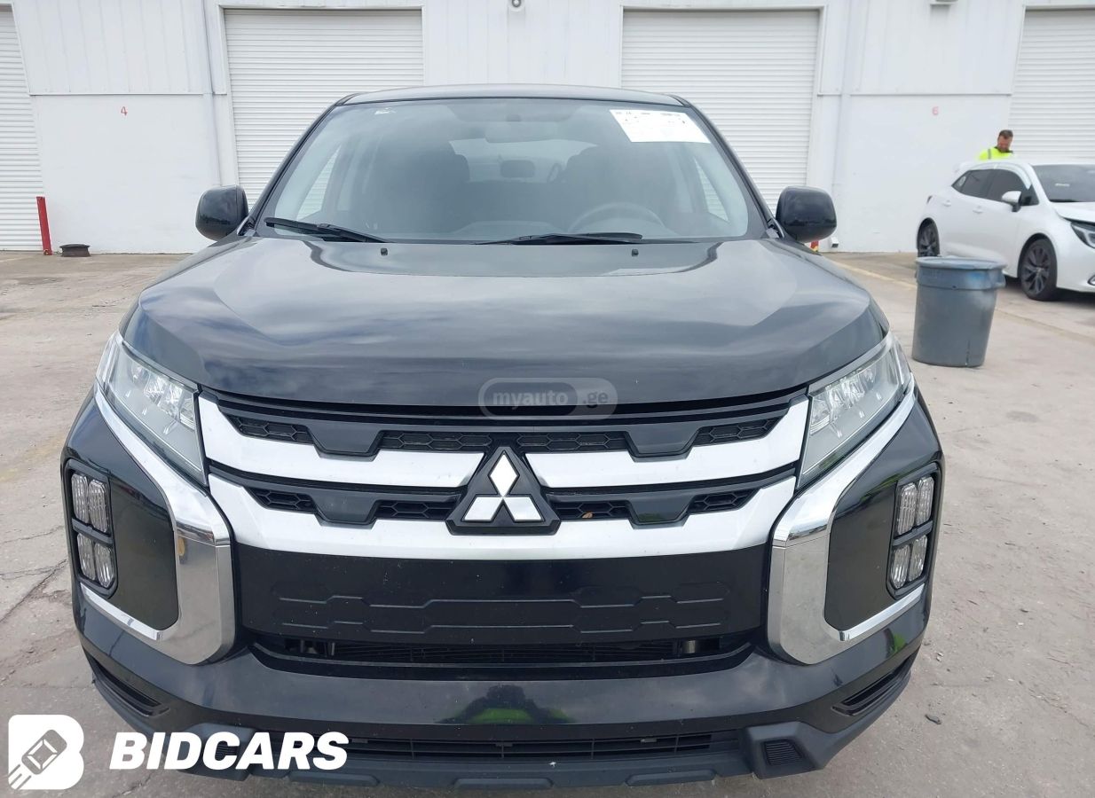 Mitsubishi Outlander Sport - фото 3