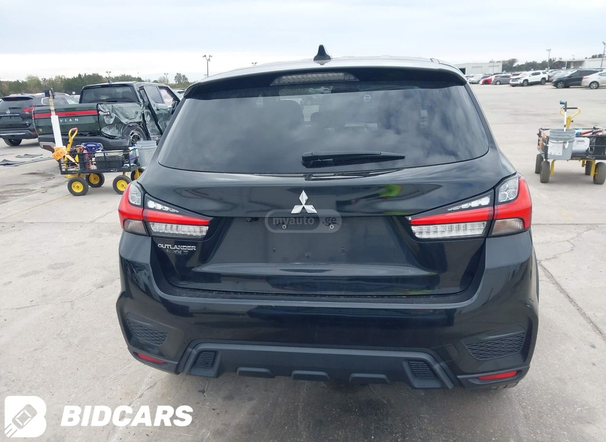 Mitsubishi Outlander Sport - фото 8