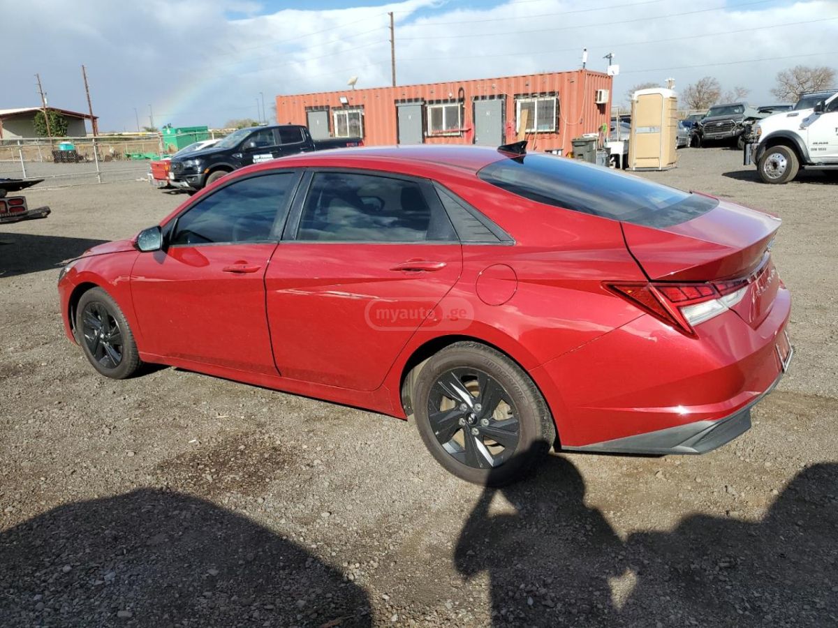 Hyundai Elantra - фото 2