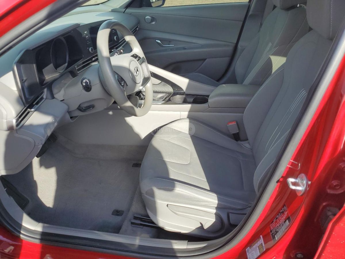 Hyundai Elantra - фото 7