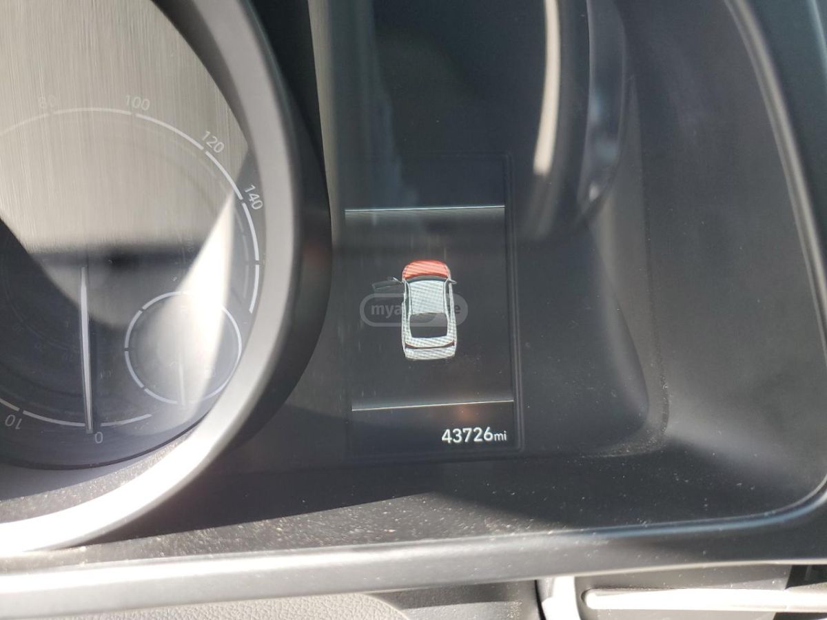 Hyundai Elantra - фото 9