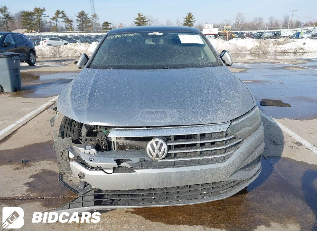 Volkswagen Jetta - фото 3