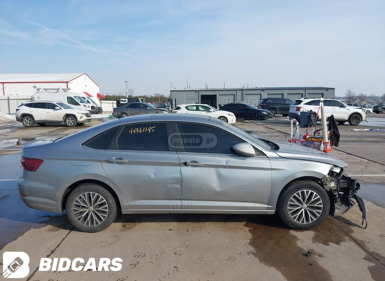 Volkswagen Jetta - фото 5