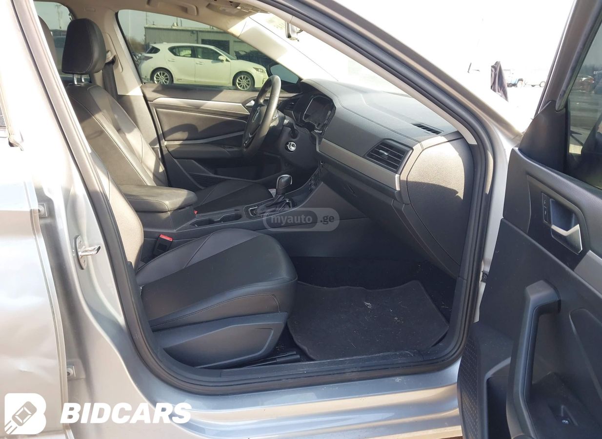 Volkswagen Jetta - фото 8