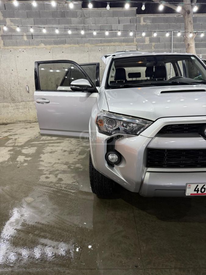 Toyota 4 Runner - фото 1
