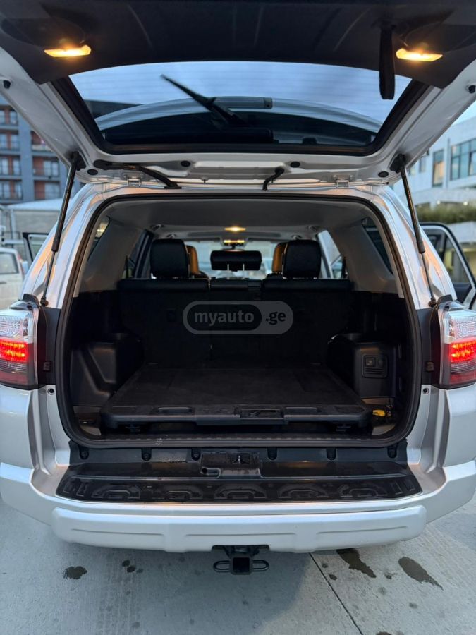 Toyota 4 Runner - фото 3
