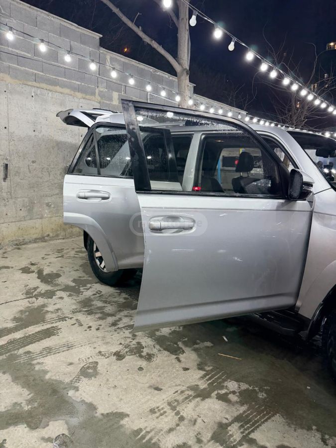 Toyota 4 Runner - фото 6