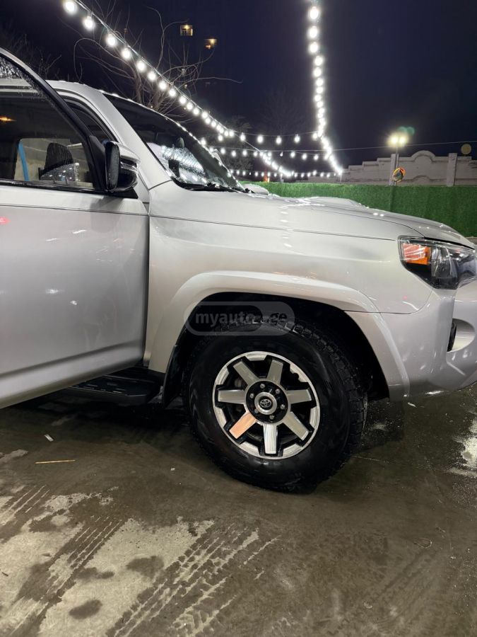 Toyota 4 Runner - фото 7