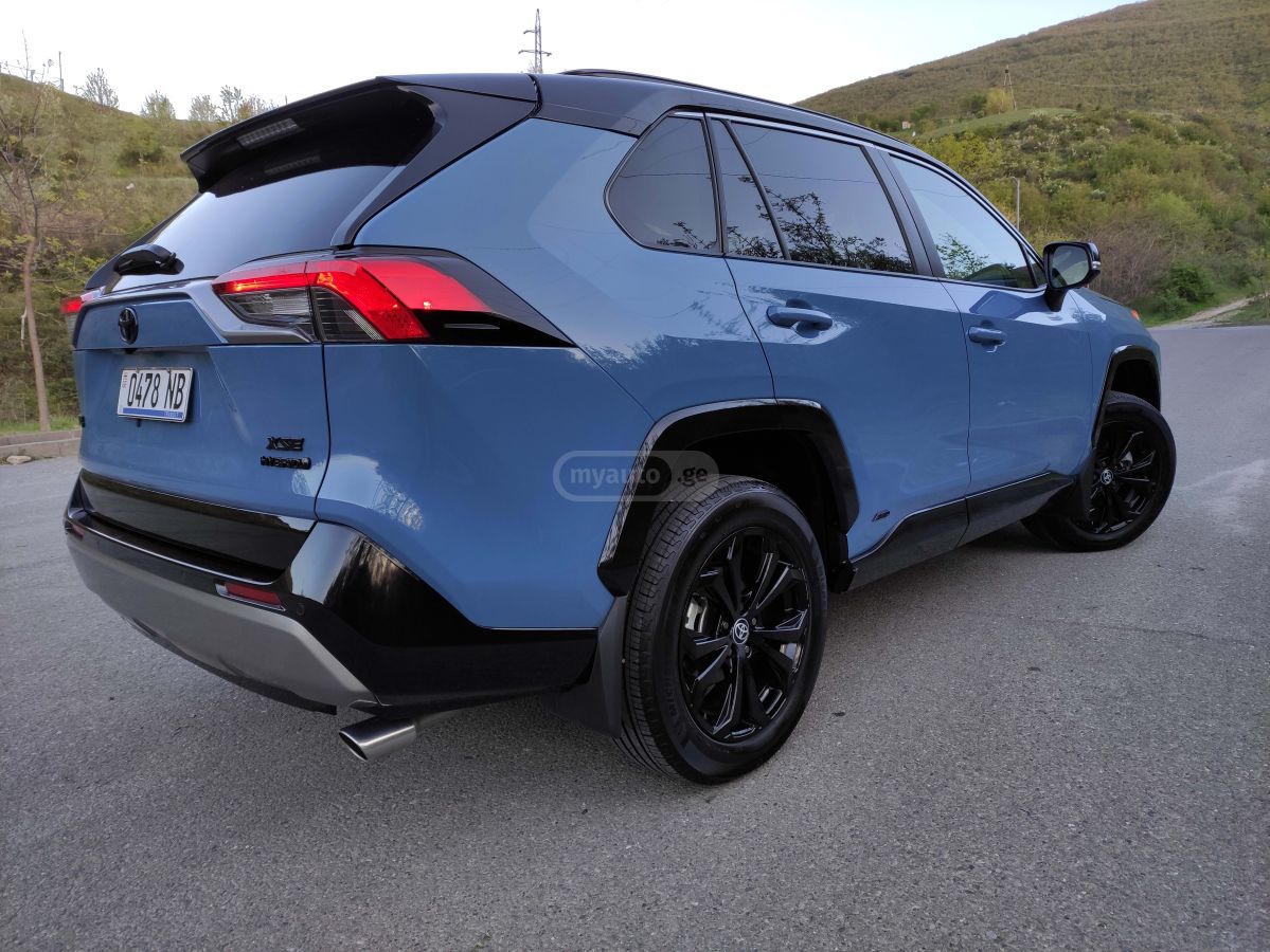 Toyota Rav 4 - фото 1