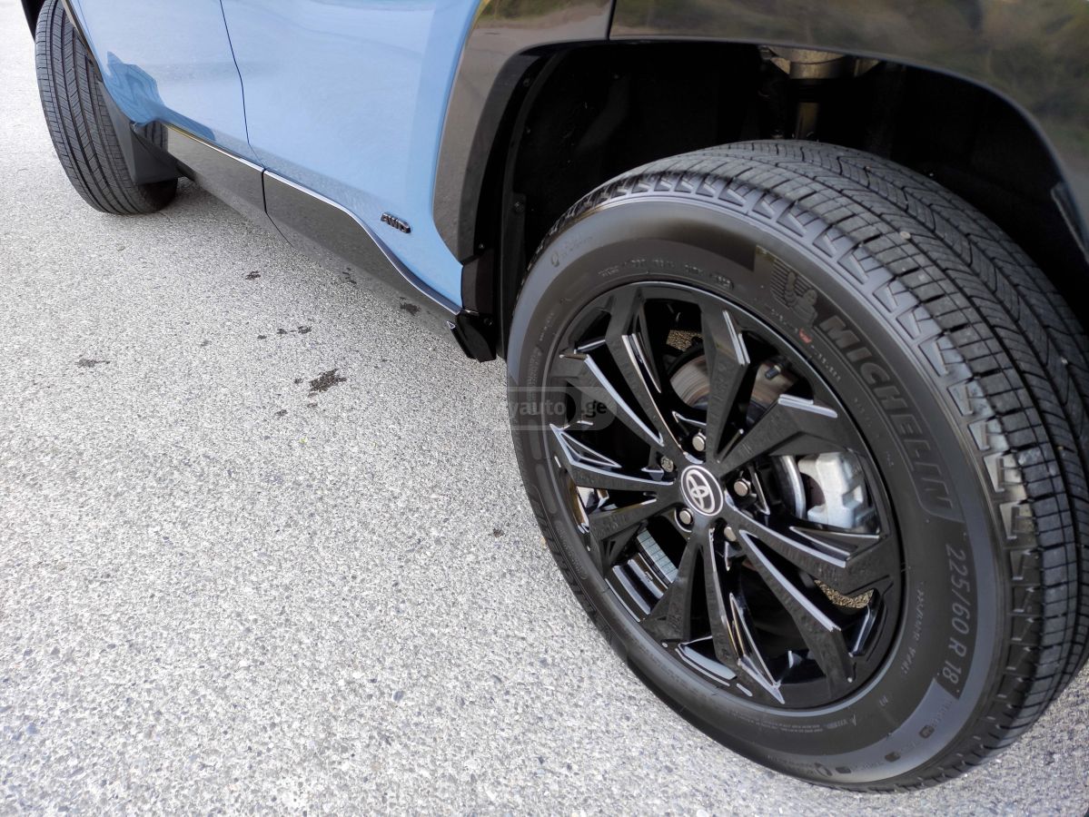 Toyota Rav 4 - фото 7