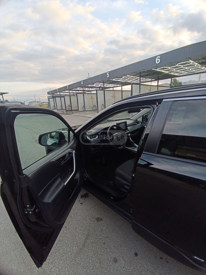 Toyota RAV 4 - фото 4