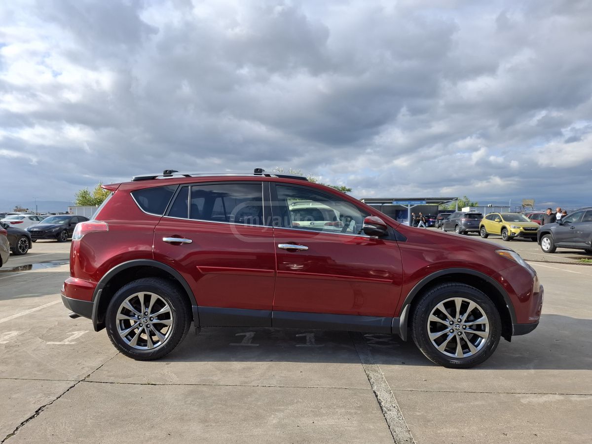 Toyota RAV 4 - фото 4