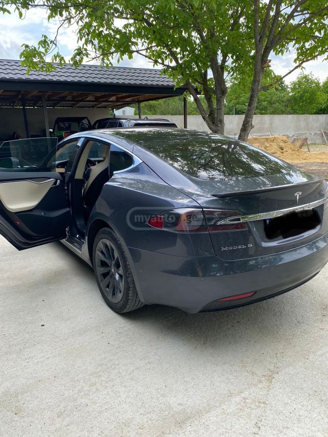 Tesla Model S - фото 2