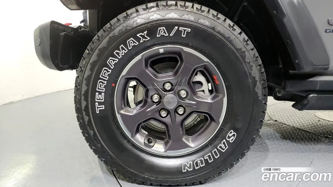 Jeep Gladiator - фото 5