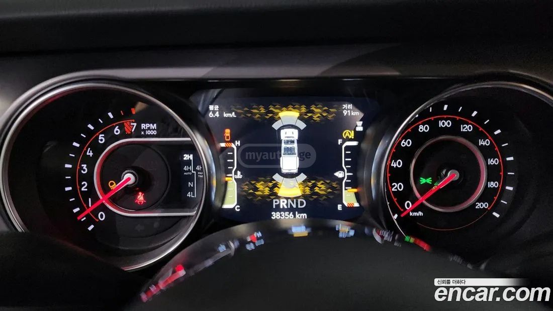 Jeep Gladiator - фото 8