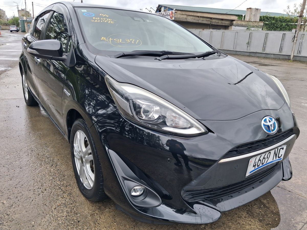 Toyota Aqua - фото 1