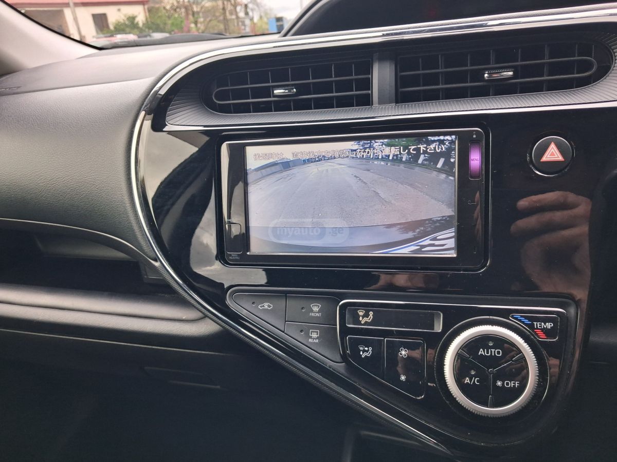 Toyota Aqua - фото 10