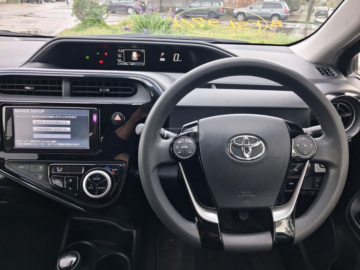 Toyota Aqua - фото 11