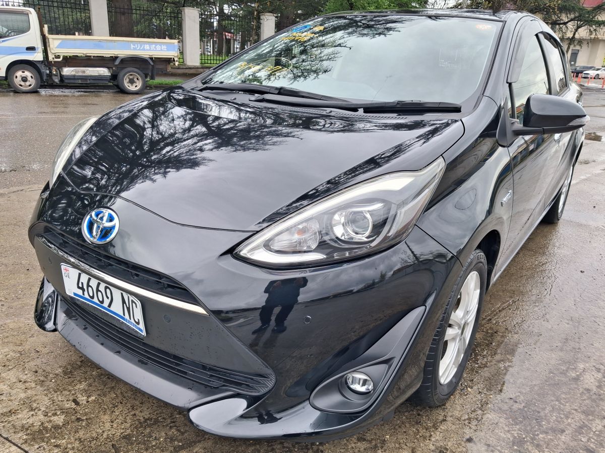 Toyota Aqua - фото 2