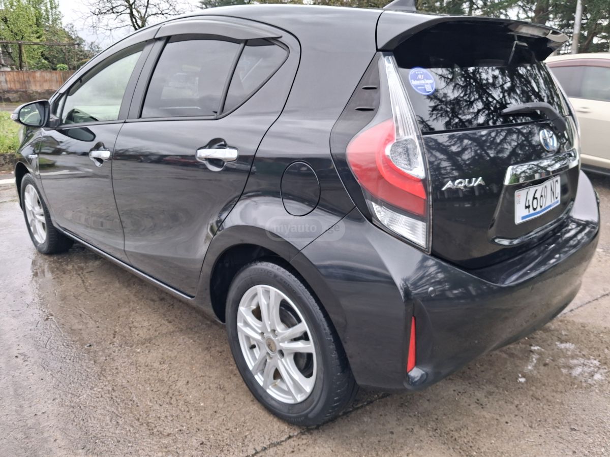 Toyota Aqua - фото 3