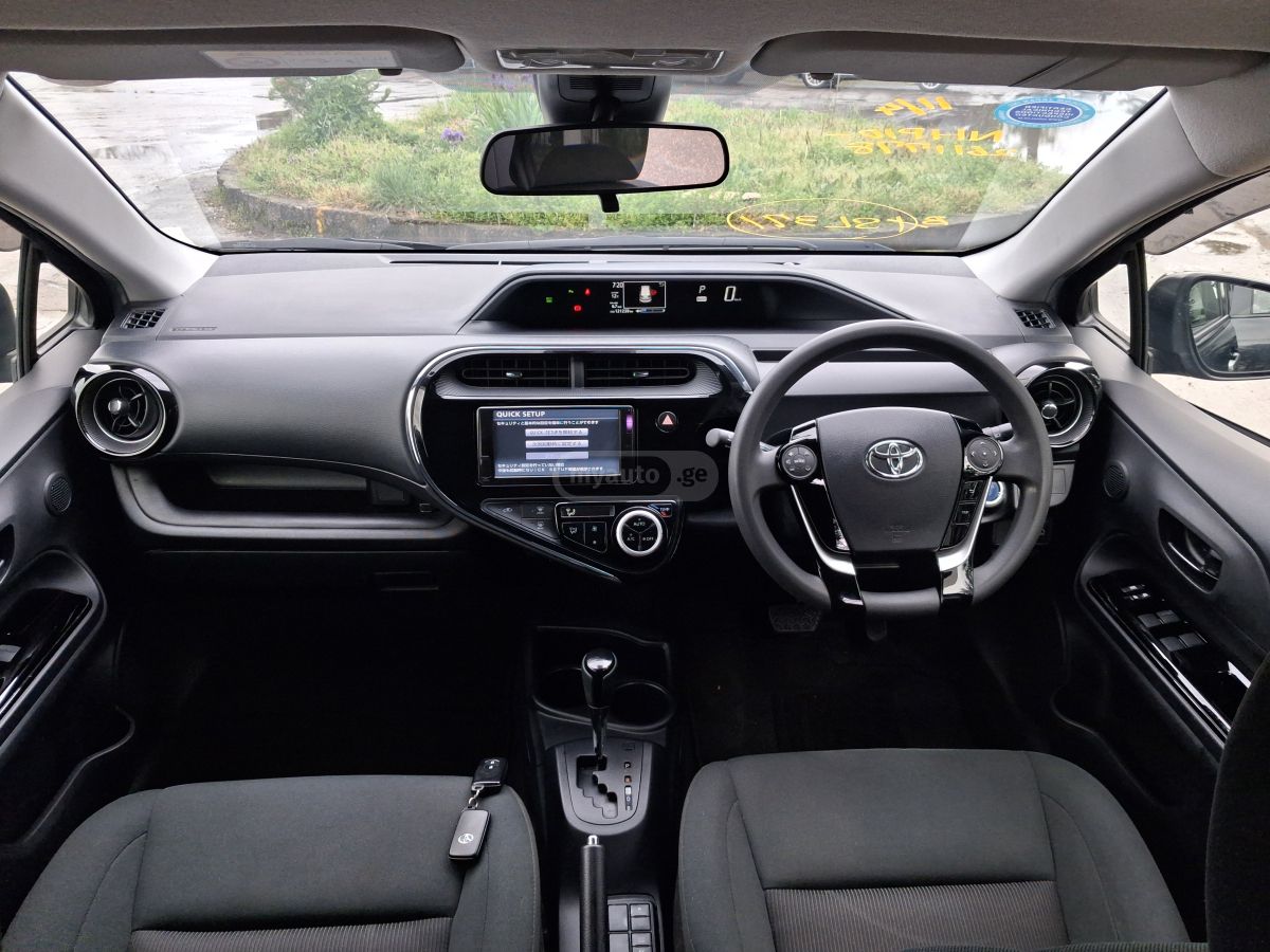 Toyota Aqua - фото 9