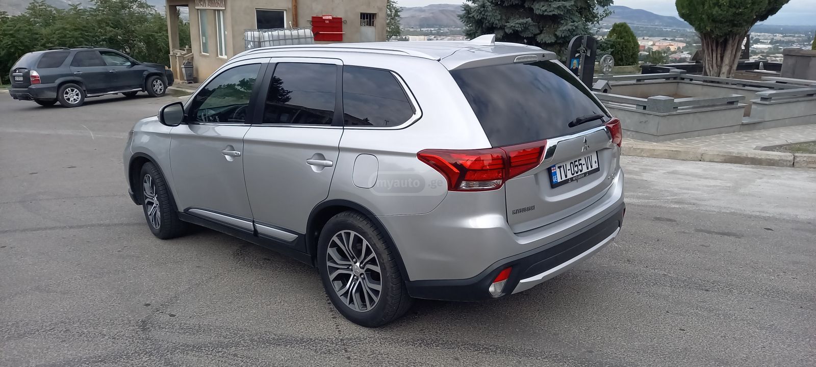 Mitsubishi Outlander - фото 10