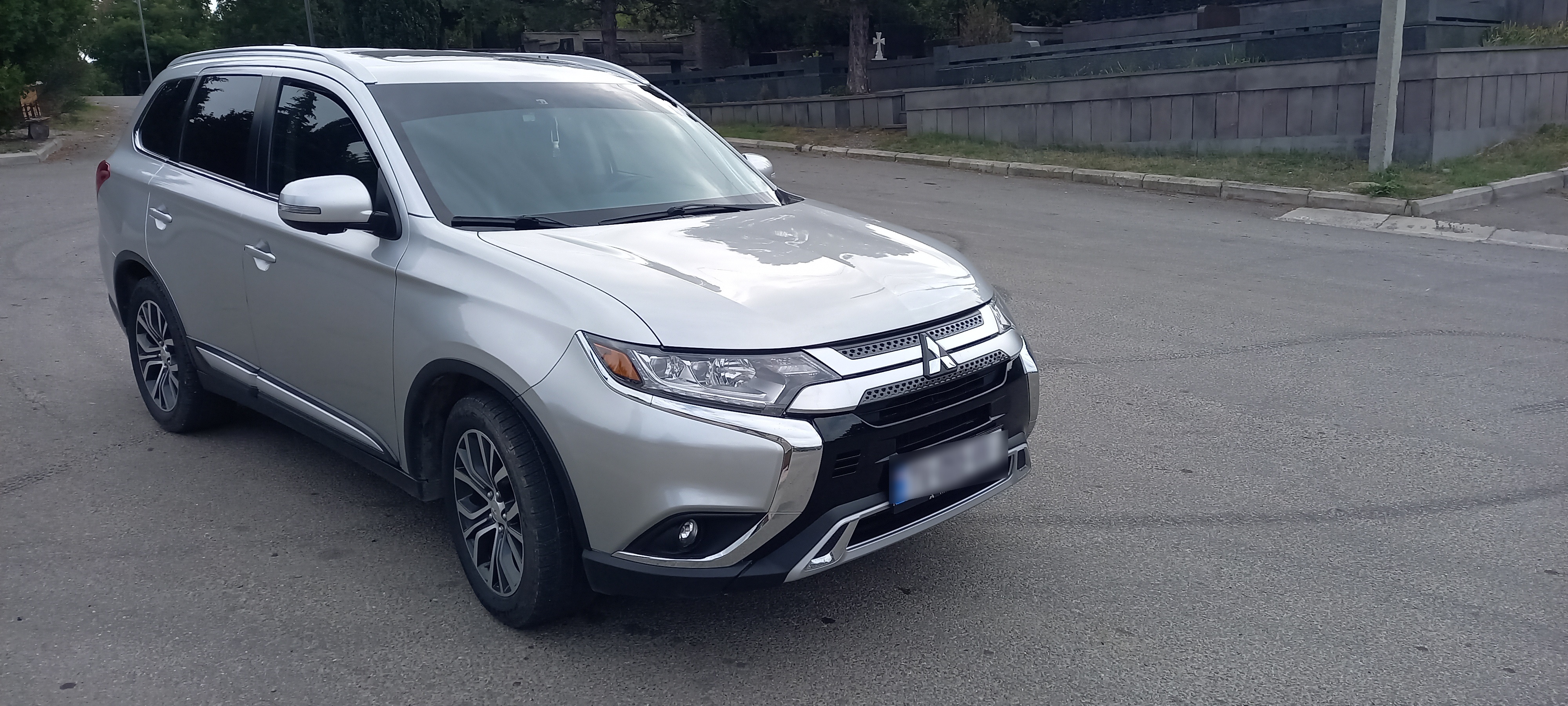 Mitsubishi Outlander - фото 2