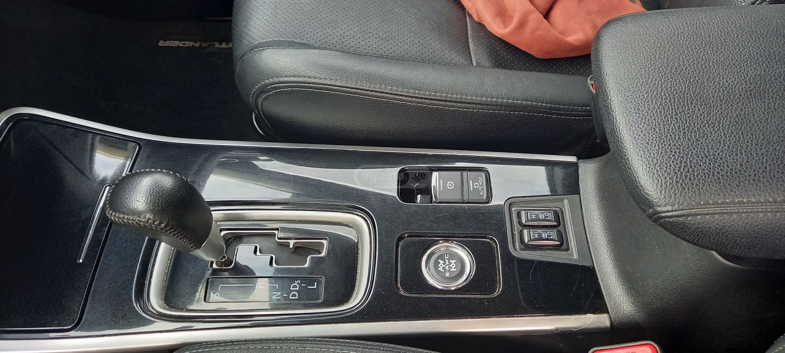 Mitsubishi Outlander - фото 3