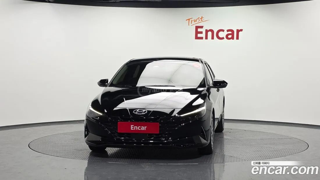 Hyundai Elantra - фото 3