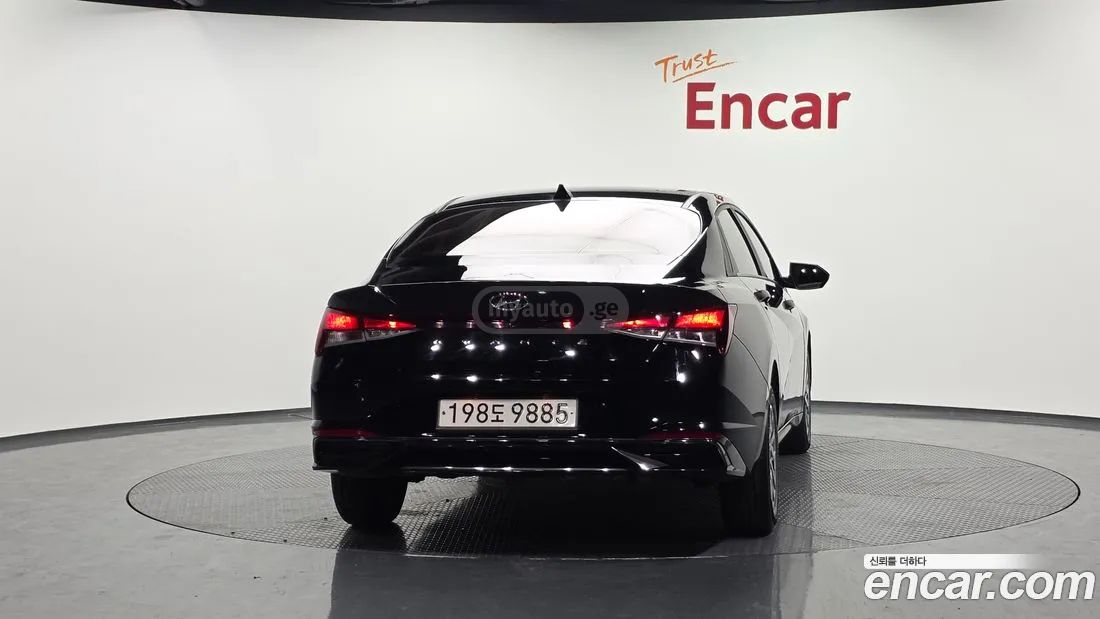 Hyundai Elantra - фото 4